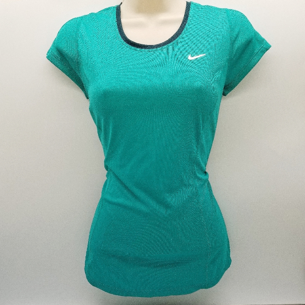 NWT 👕 NIKE DRI-FIT running shirt small